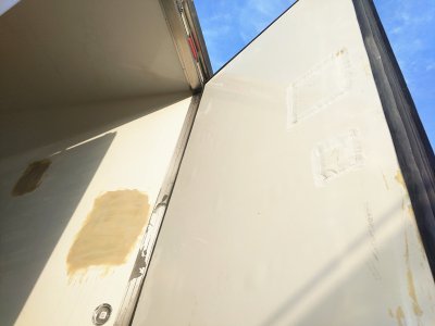 冷藏車的價(jià)格有區(qū)別，原來(lái)是在材料上動(dòng)了手腳